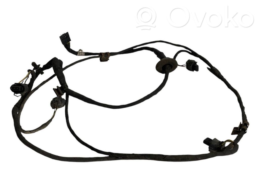 Parkošanas (PDC) sensoru vadu instalācija