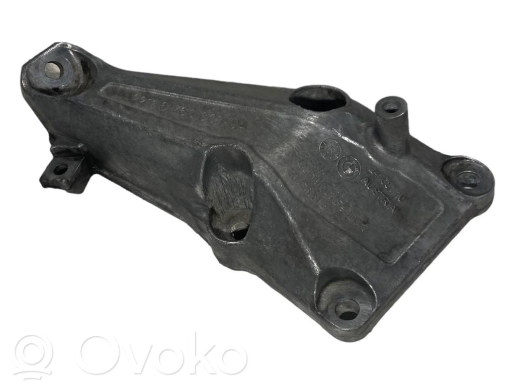 Dzinēja nostiprināšanas stiprinājums-kronšteins