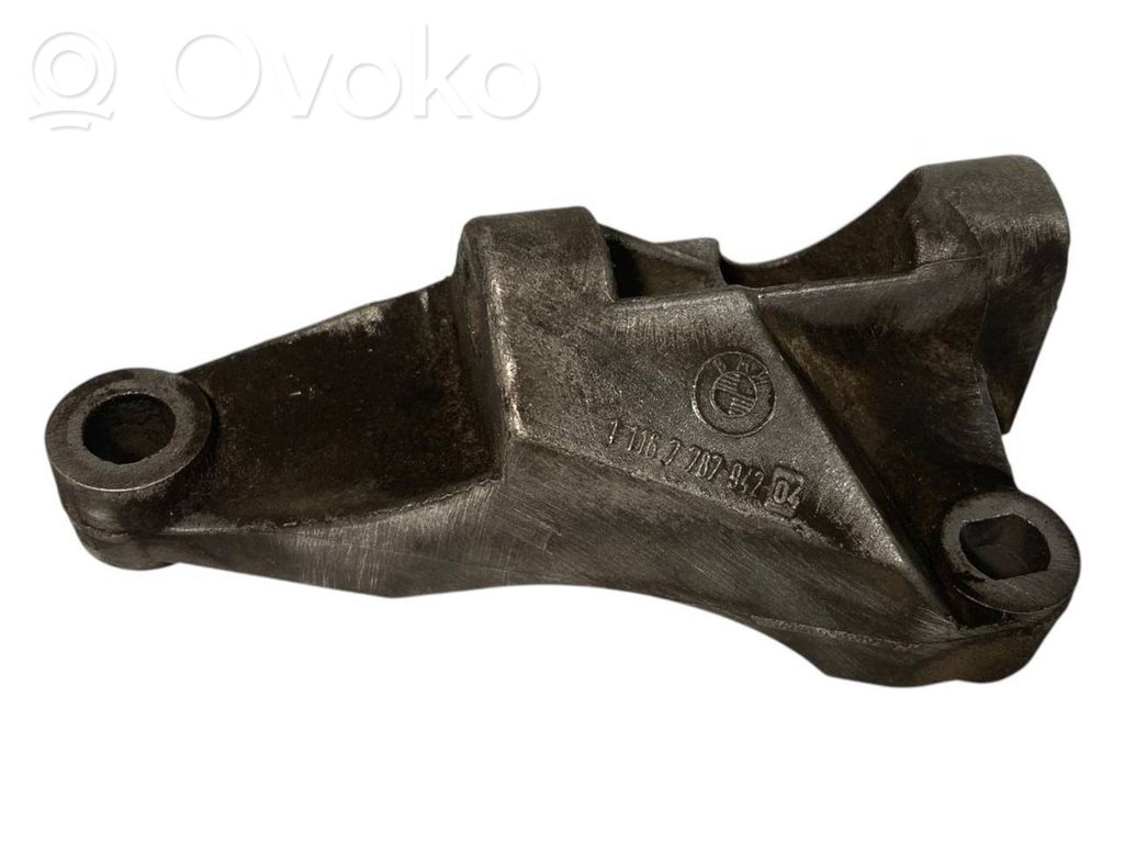 Dzinēja nostiprināšanas stiprinājums-kronšteins