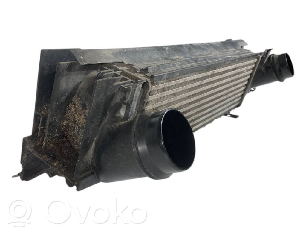 Starpdzesētāja radiators