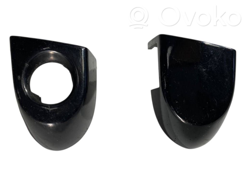 Priekšējo durvju roktura apgaismojums (ārpusē)