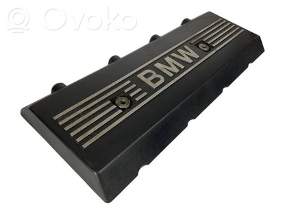 Engine cover (decorative trim)