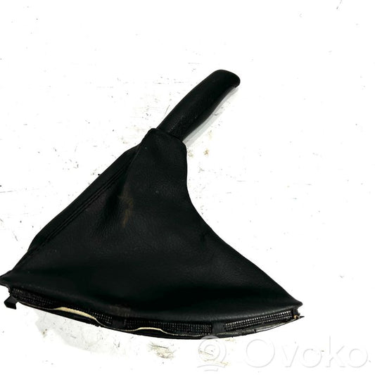 Rokas bremzes dekoratīvā apdare