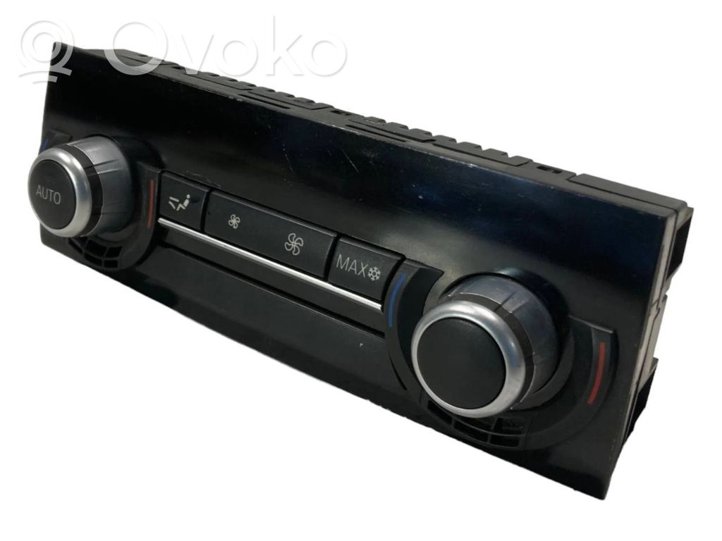 Gaisa kondicioniera / klimata kontroles / salona apsildes vadības bloks (salonā)