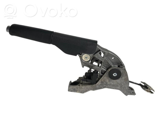 Rokas bremzes mehānisms (salonā)