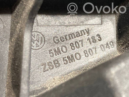 Priekšpusē bampera turētājs