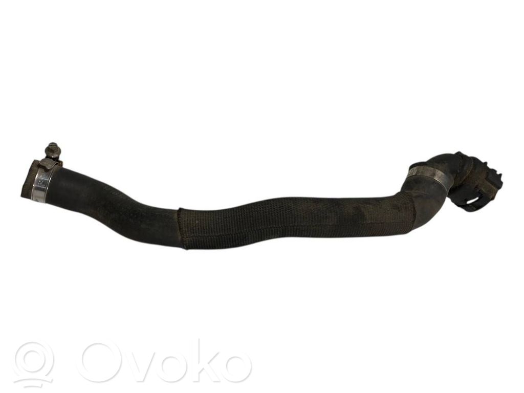 Caurulīte (-es) / šļūtene (-es)