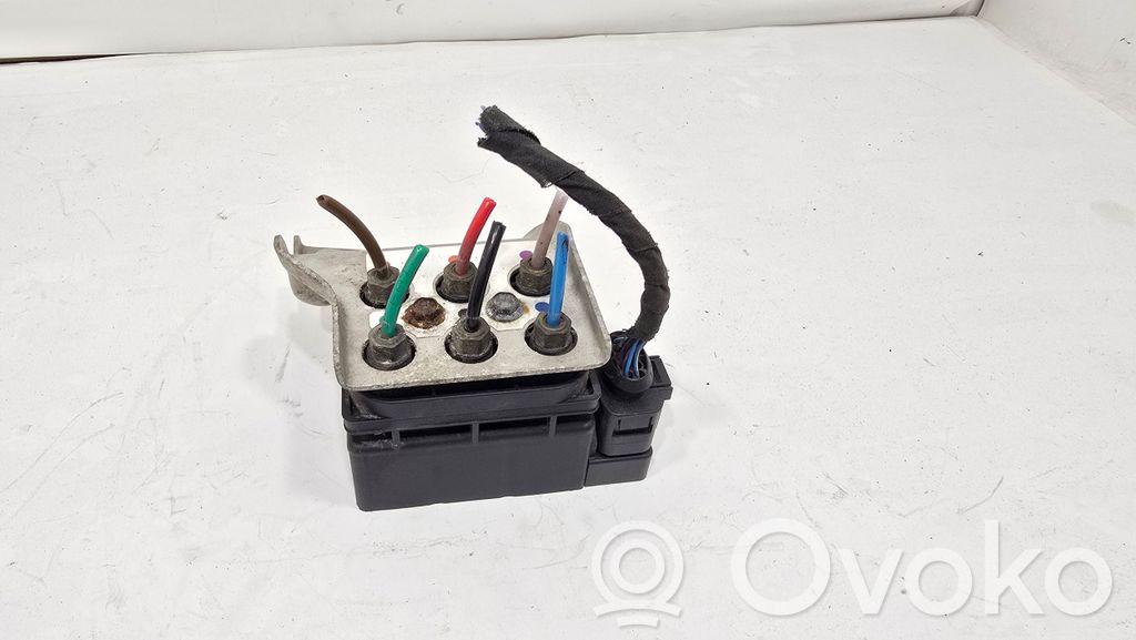 Air distribution/valve block (air suspension)