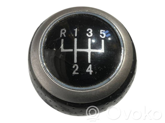 Декоративная отделка рычага переключения передач (кожа, наконечник)