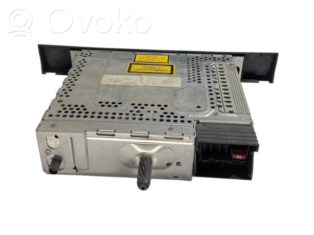 Radio / CD/DVD atskaņotājs / navigācija