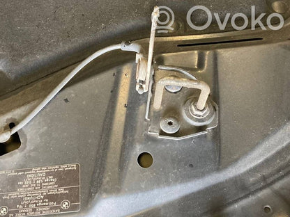 Dzinēja pārsegs (vāks)