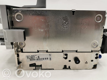 Radio / CD/DVD atskaņotājs / navigācija