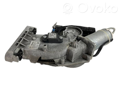 Aizmugurējā pārsega pievilcējs