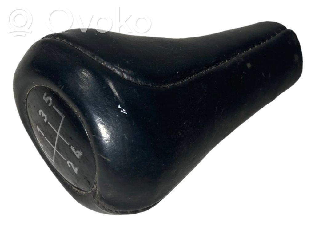 Декоративная отделка рычага переключения передач (кожа, наконечник)