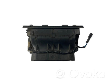 Задняя воздухо-вентиляционная решетка