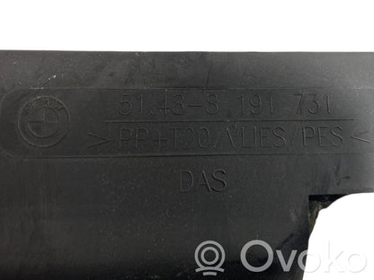 Side decorative trim panel