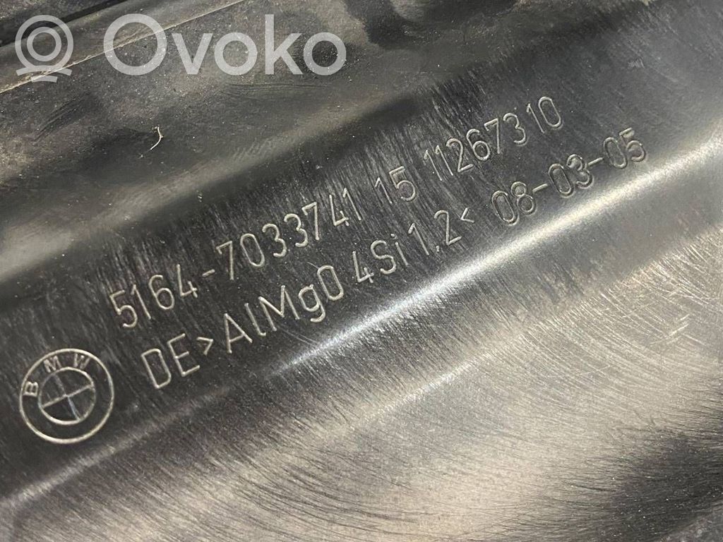 Radiatoru paneļa augšējā daļa (televizors)