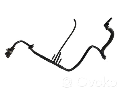 Caurulīte (-es) / šļūtene (-es)