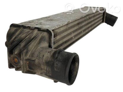 Starpdzesētāja radiators