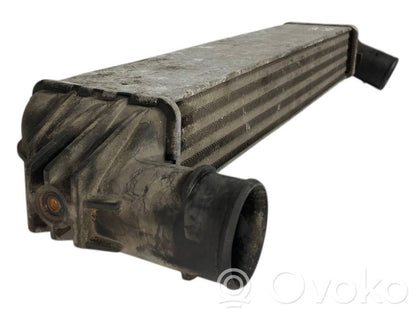 Starpdzesētāja radiators