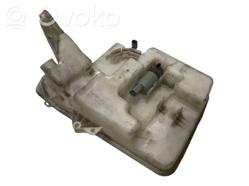 Window fluid tank