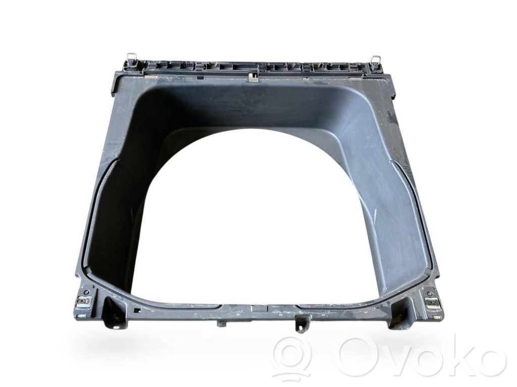 Bagāžnieka sānu apakšējās apdares panelis