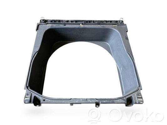 Bagāžnieka sānu apakšējās apdares panelis