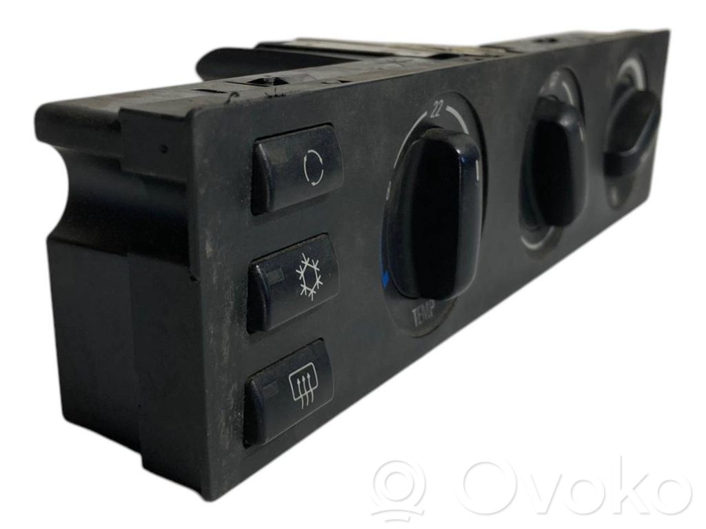 Air conditioning / climate control / interior heating control unit (in the passenger compartment)