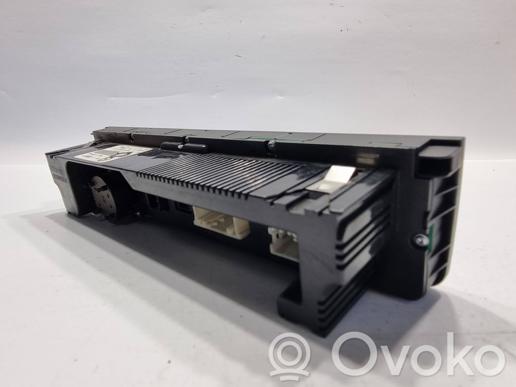 Gaisa kondicioniera / klimata kontroles / salona apsildes vadības bloks (salonā)