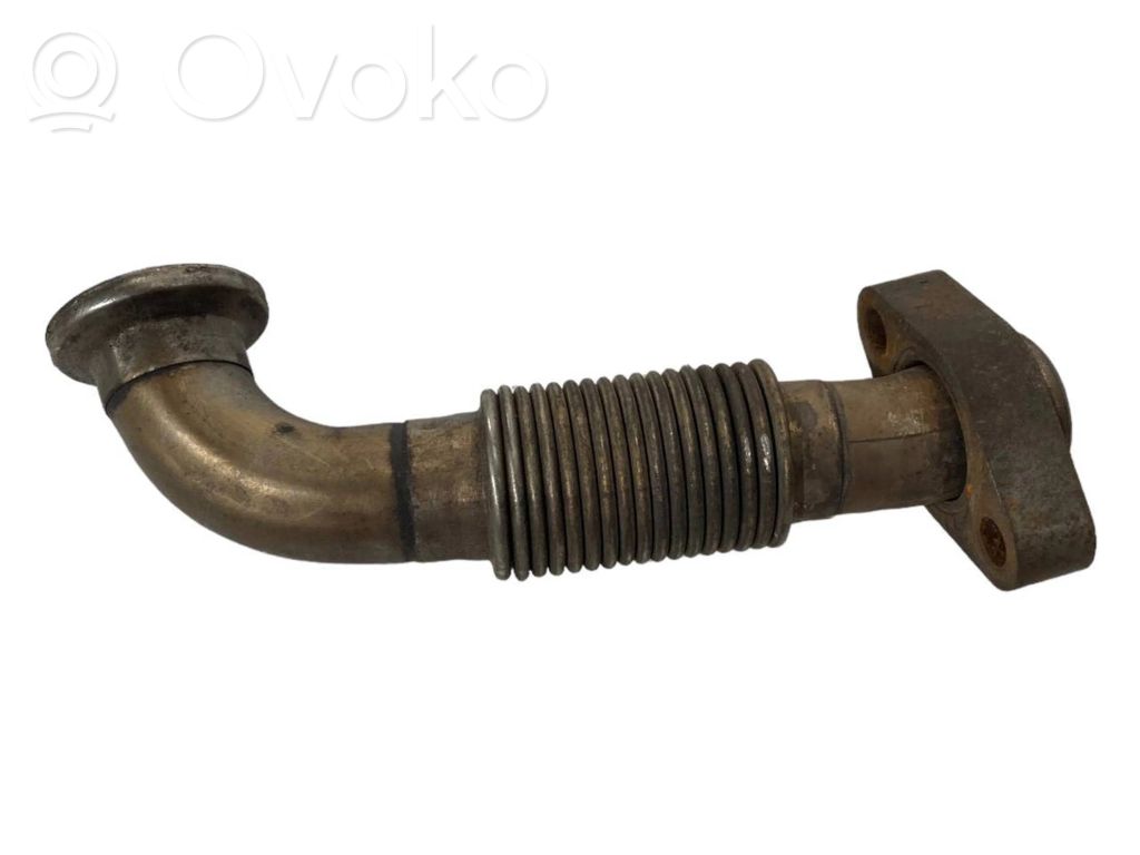 Caurulīte (-es) / šļūtene (-es)