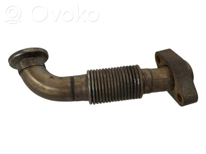 Caurulīte (-es) / šļūtene (-es)