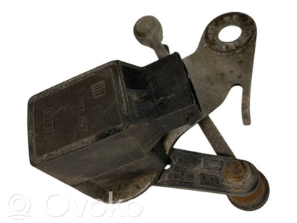 Augstuma sensors (priekšējo lukturu)