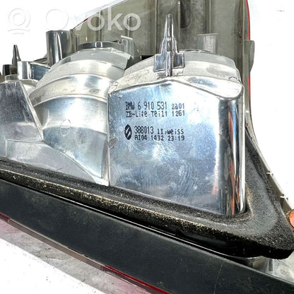 Aizmugurējais lukturis virsbūvē