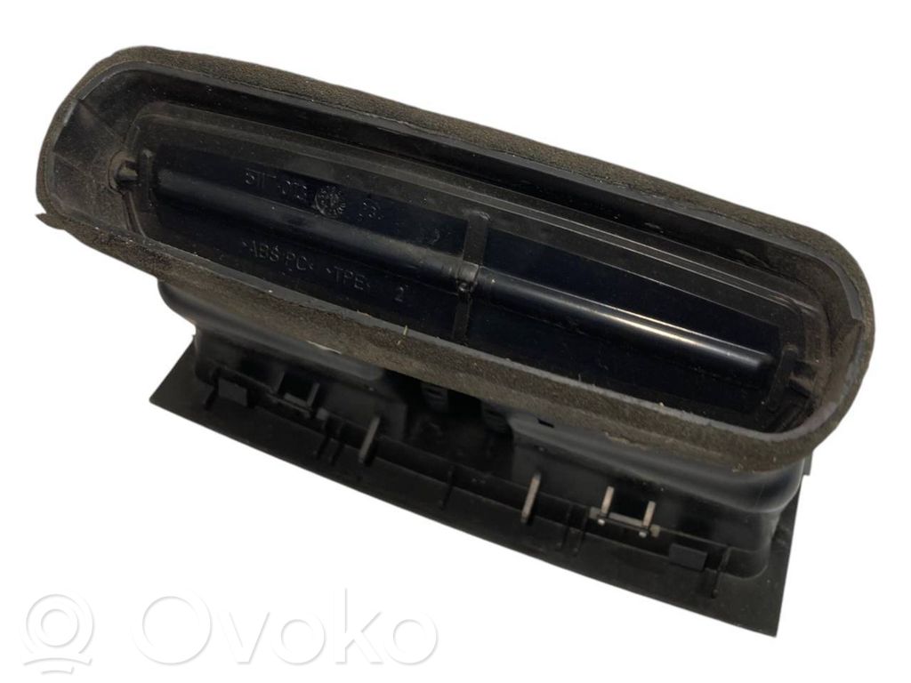 Aizmugurējā gaisa - ventilācijas reste