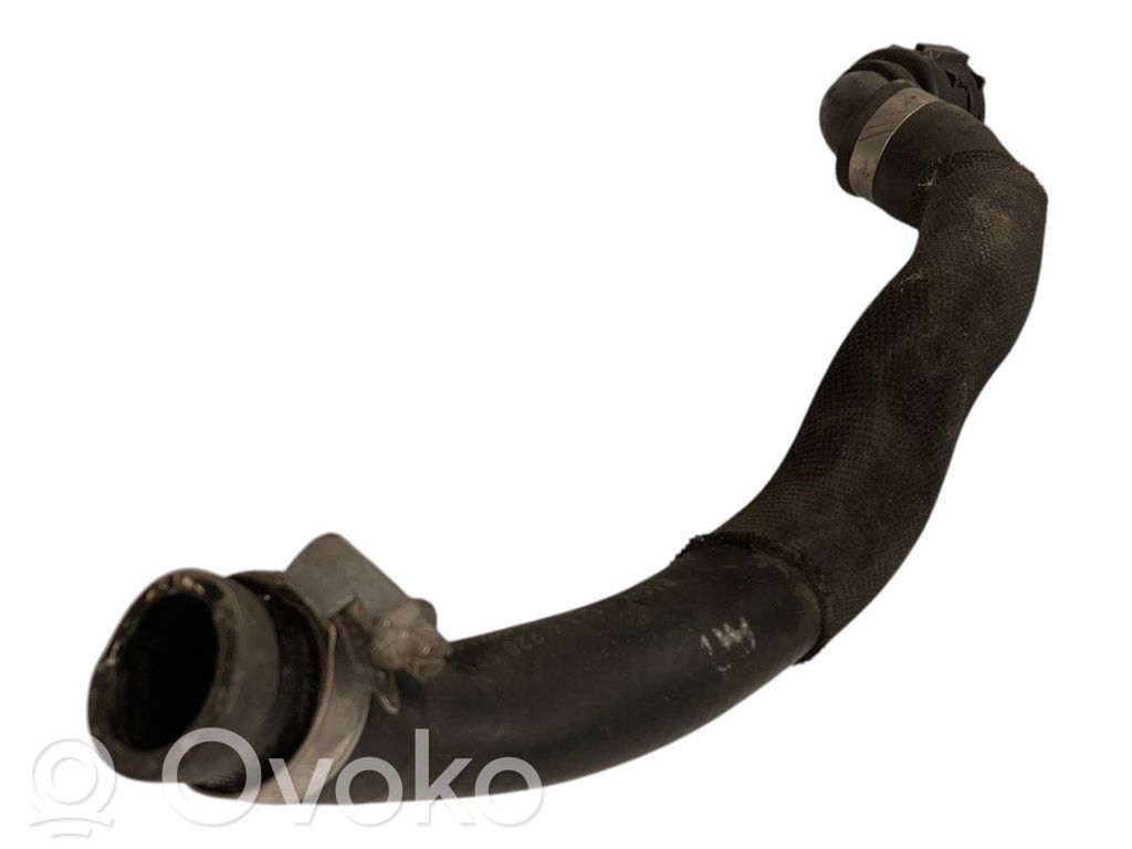 Caurulīte (-es) / šļūtene (-es)