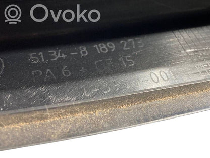 Aizmugurē logu aizkars