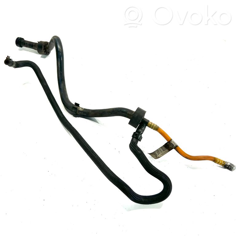 Degvielas caurulīte (-es)