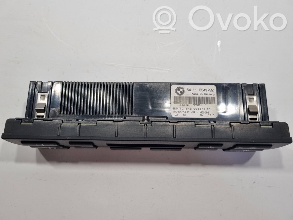 Air conditioning / climate control / interior heating control unit (in the passenger compartment)