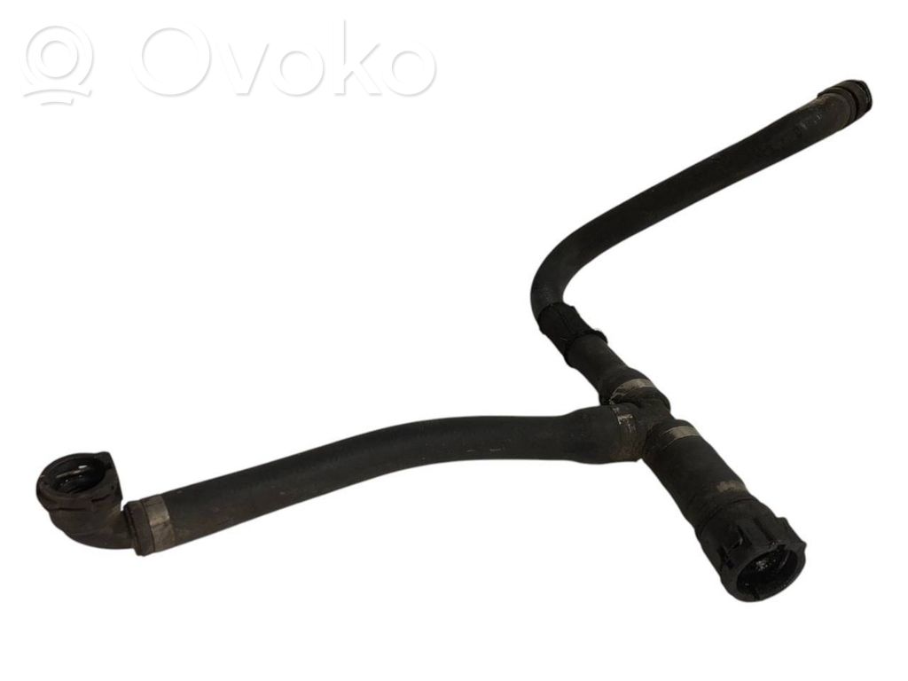 Caurulīte (-es) / šļūtene (-es)