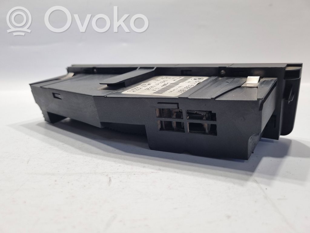 Gaisa kondicioniera / klimata kontroles / salona apsildes vadības bloks (salonā)