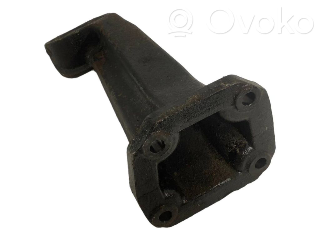 Dzinēja nostiprināšanas stiprinājums-kronšteins