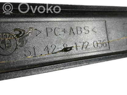 Aizmugurē durvju dekoratīvā apdare (moldings)