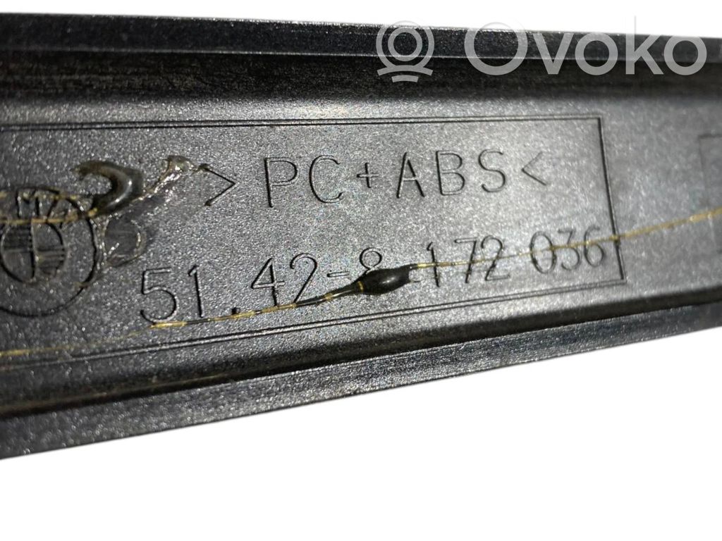 Aizmugurē durvju dekoratīvā apdare (moldings)