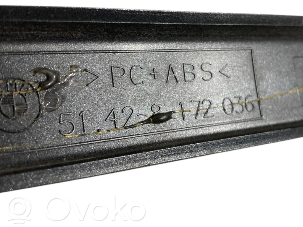 Aizmugurē durvju dekoratīvā apdare (moldings)