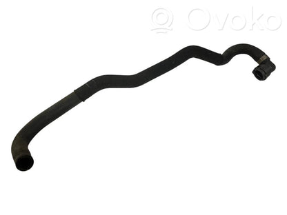 Caurulīte (-es) / šļūtene (-es)