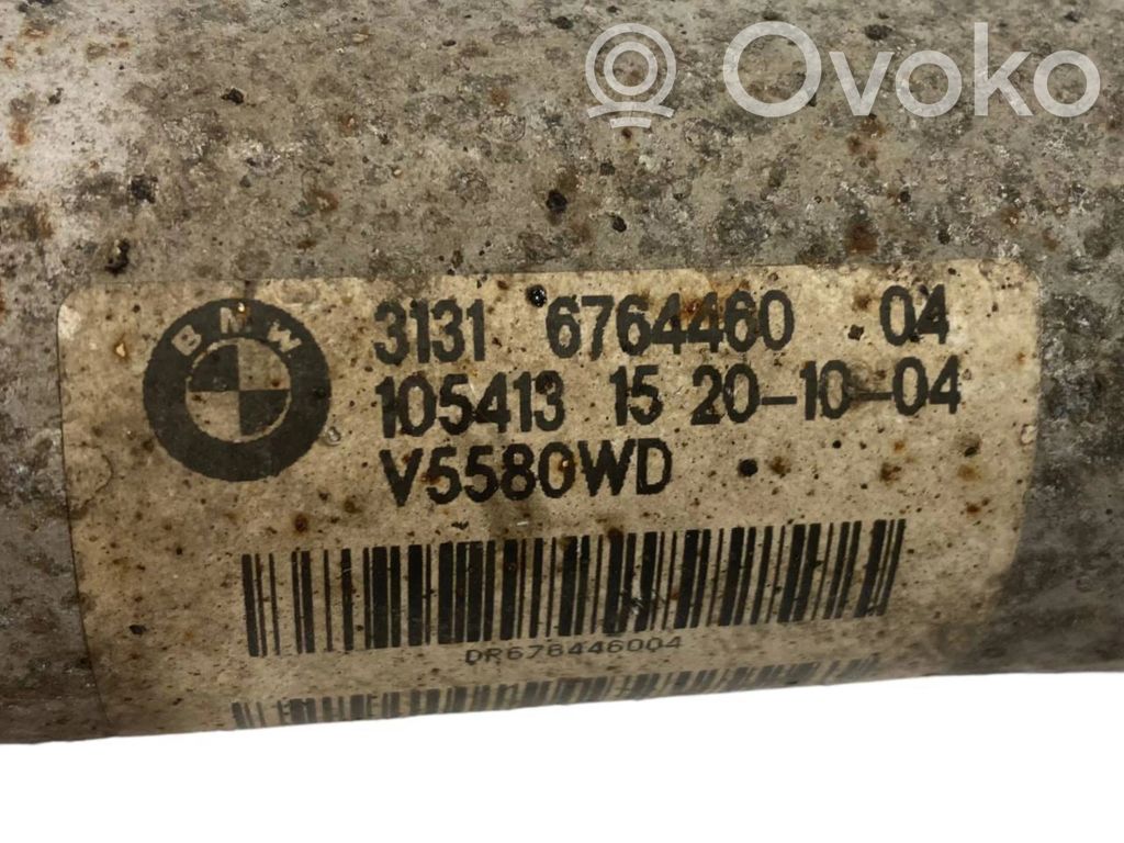 Priekšpusē amortizators ar atsperi