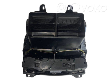 Gaisa kondicioniera / klimata kontroles / salona apsildes vadības bloks (salonā)