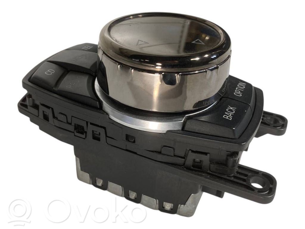 Multimediju kontrolieris