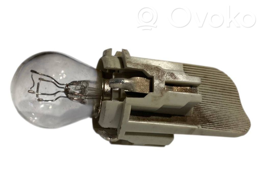 Aizmugurējā luktura detaļa