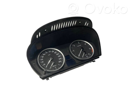 Speedometer (in the instrument panel)